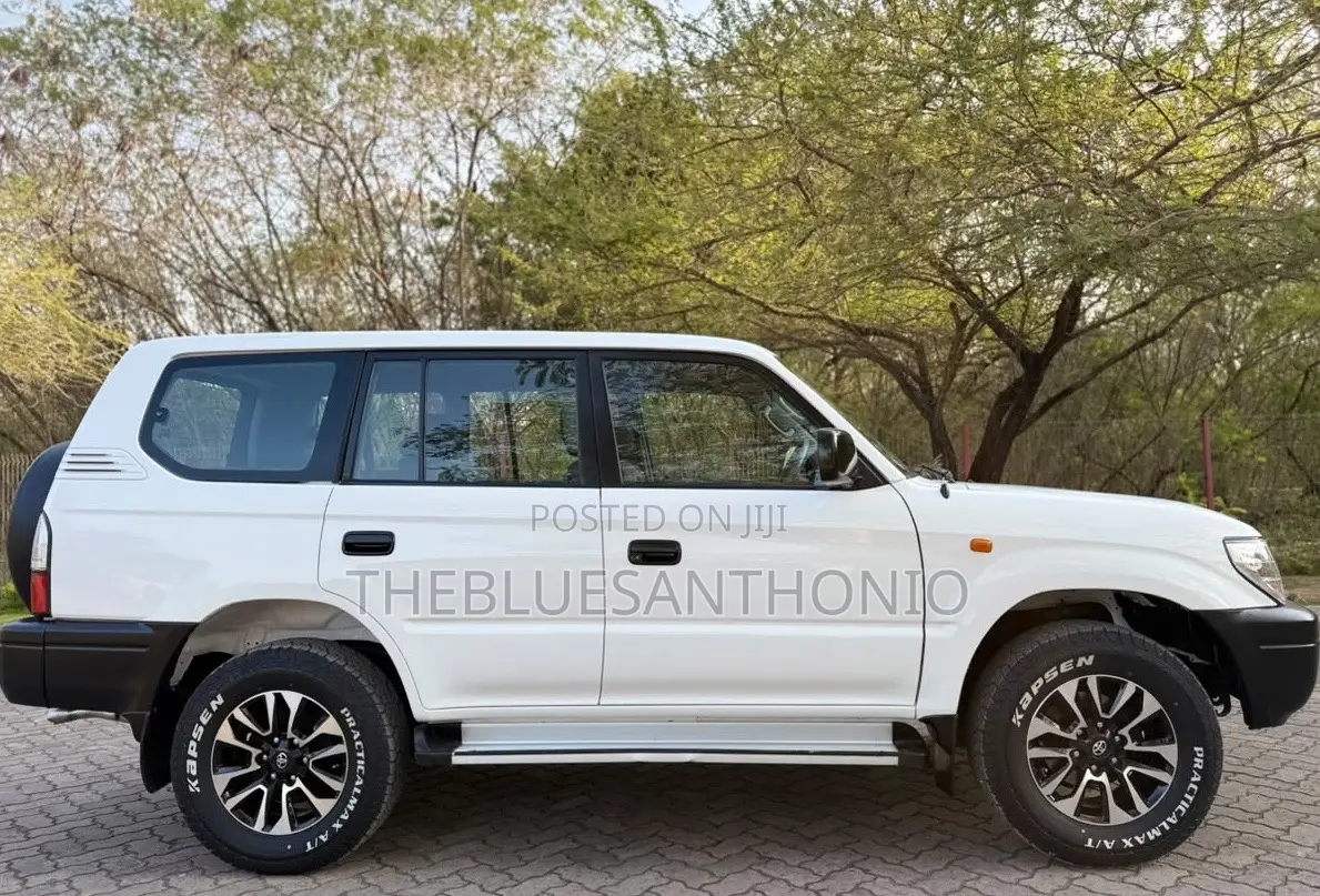 Toyota Land Cruiser Prado 2002 White