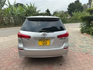 Toyota Wish 2010 Silver