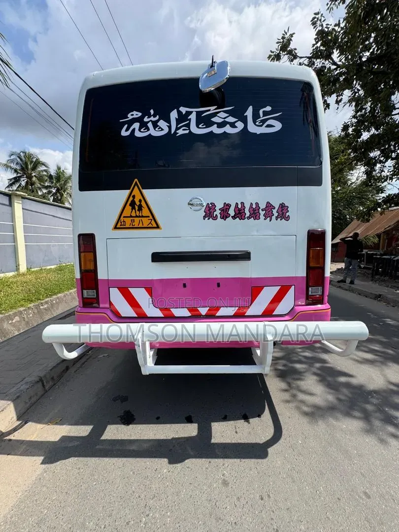 Nissan Civilian 2000 Pink
