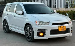 Mitsubishi Outlander 2012 White