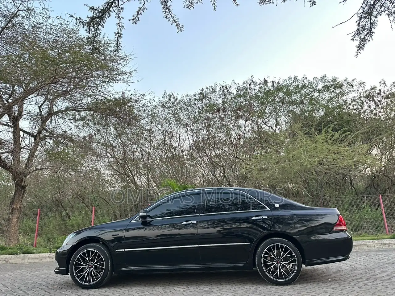 Toyota Crown Royale 2005 Black