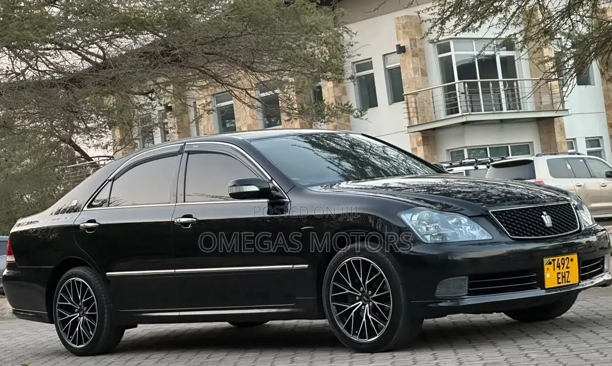 Toyota Crown Royale 2005 Black
