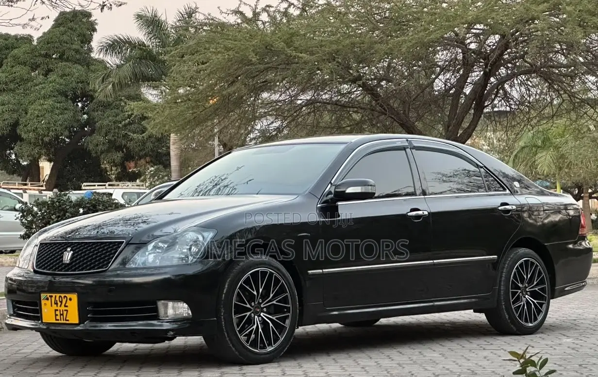 Toyota Crown Royale 2005 Black