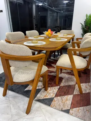 Classic Designed Dinning Table
