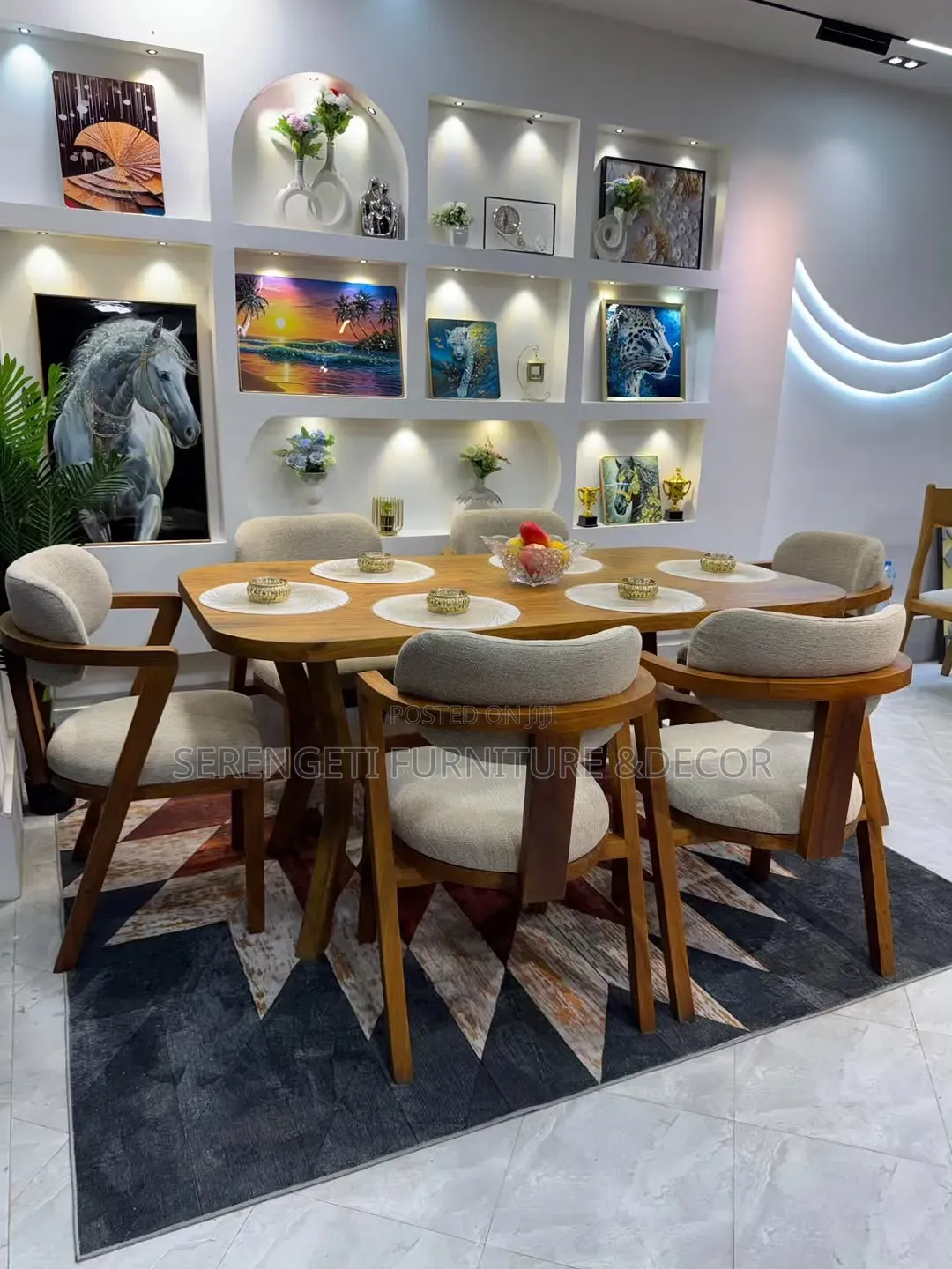 Classic Designed Dinning Table