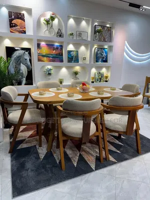 Classic Designed Dinning Table