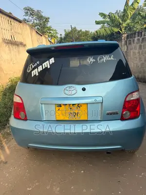 Toyota IST 2005