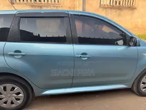 Toyota IST 2005