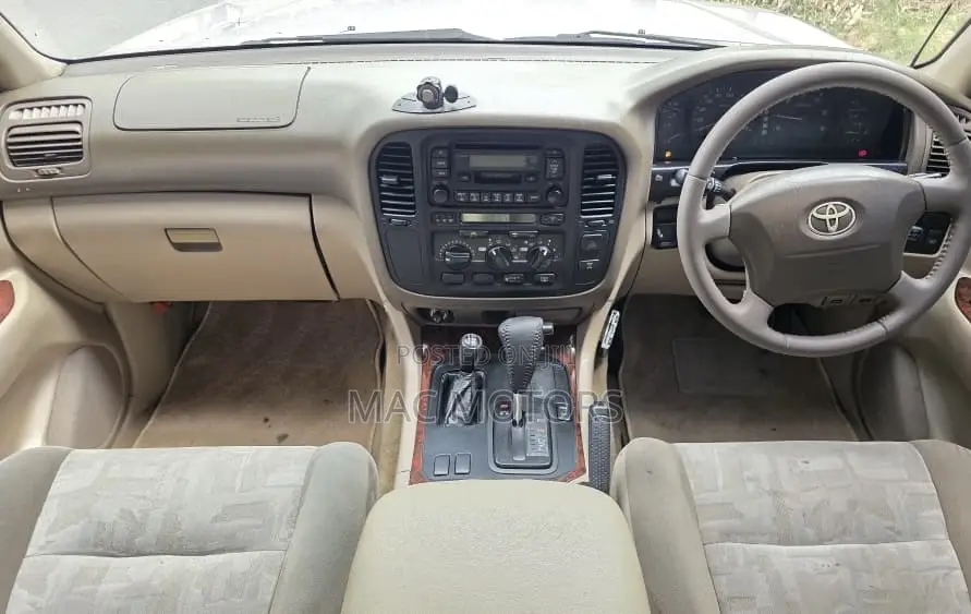 Toyota Land Cruiser 2000 Silver