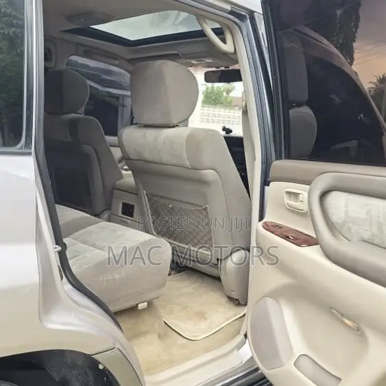 Toyota Land Cruiser 2000 Silver