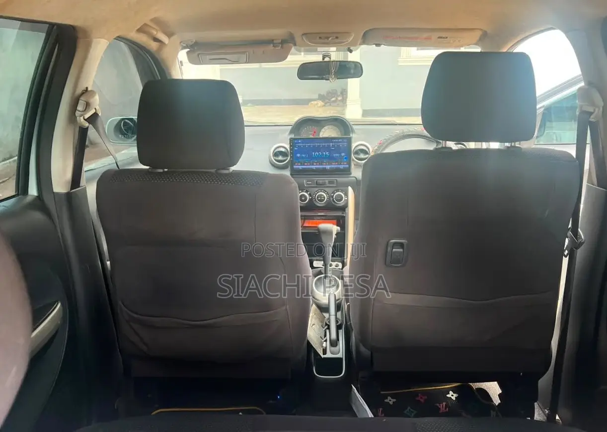 Toyota IST 2005