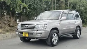 Toyota Land Cruiser 2000 Silver