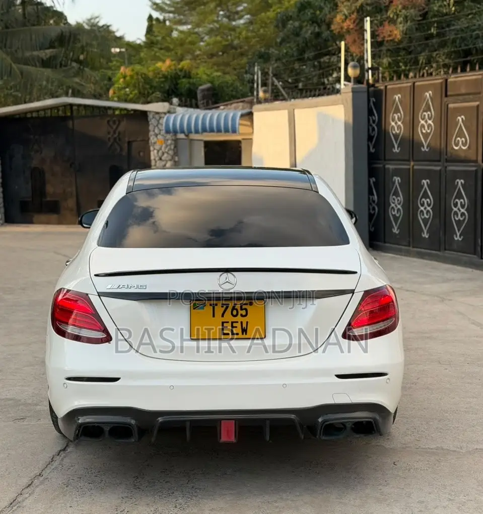 Mercedes-Benz E200 2017 Pearl