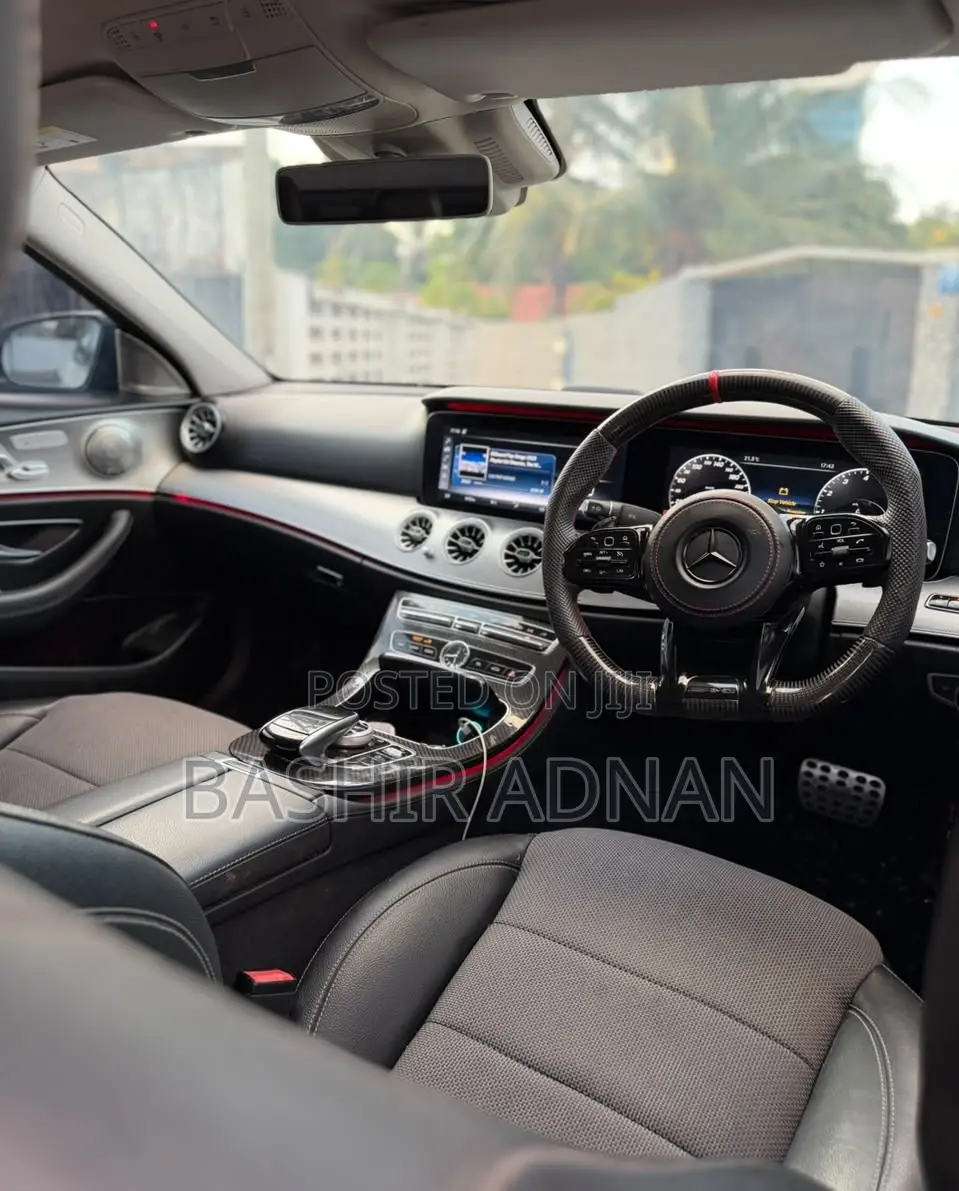 Mercedes-Benz E200 2017 Pearl