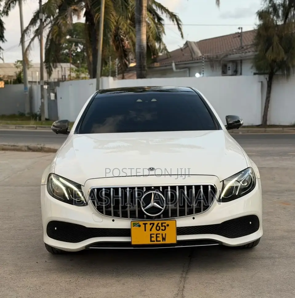 Mercedes-Benz E200 2017 Pearl