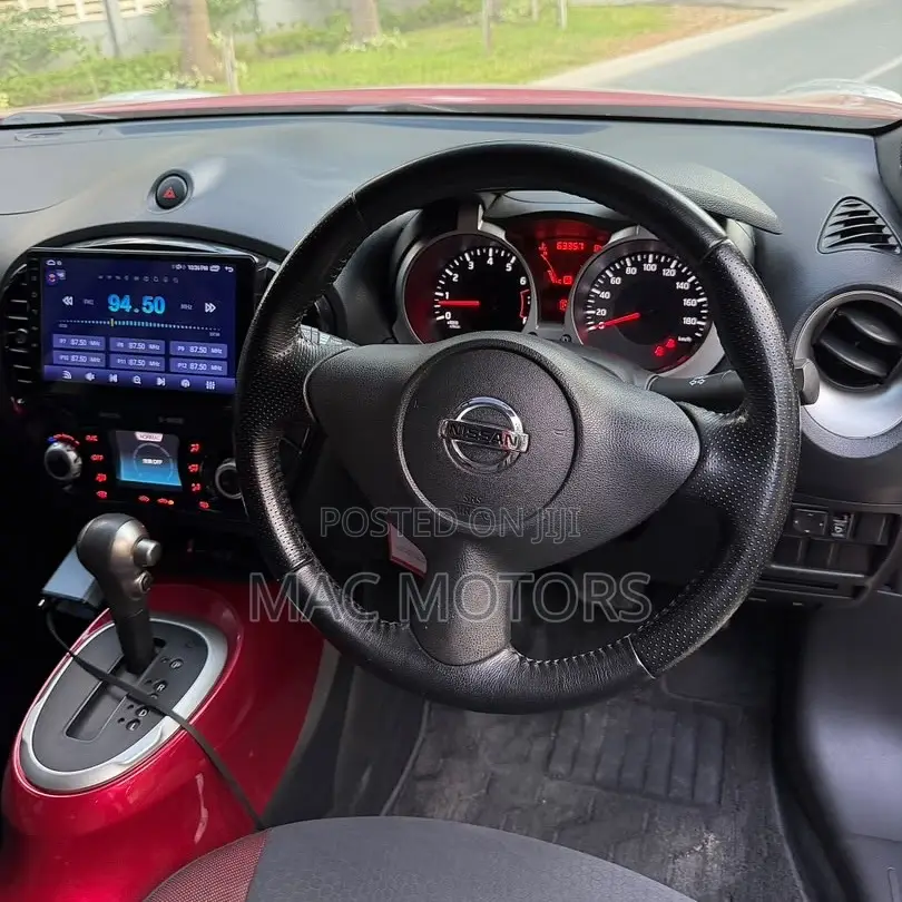 Nissan Juke 2011 Red