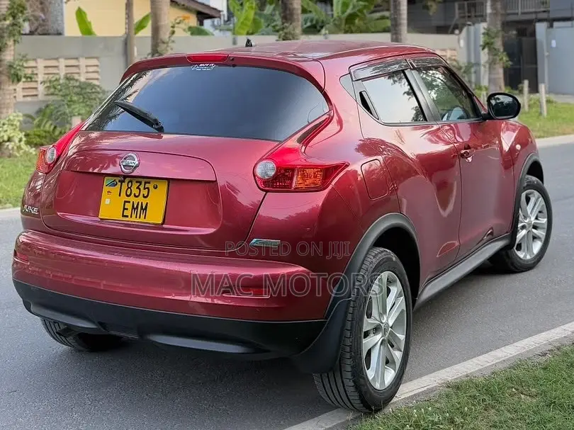 Nissan Juke 2011 Red