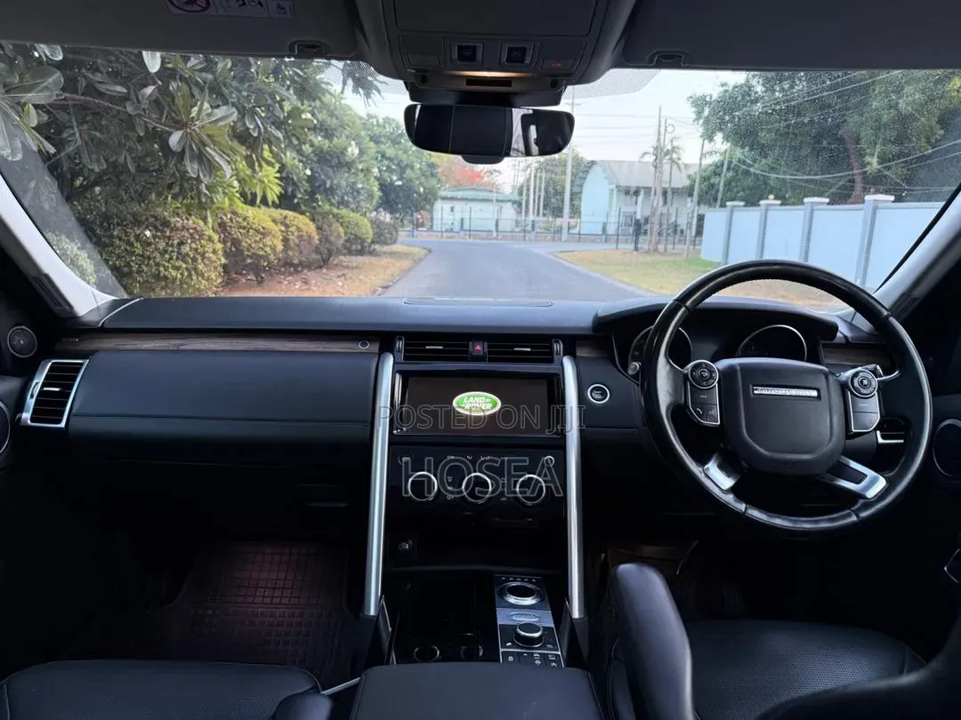 Land Rover Discovery 2018 Gray