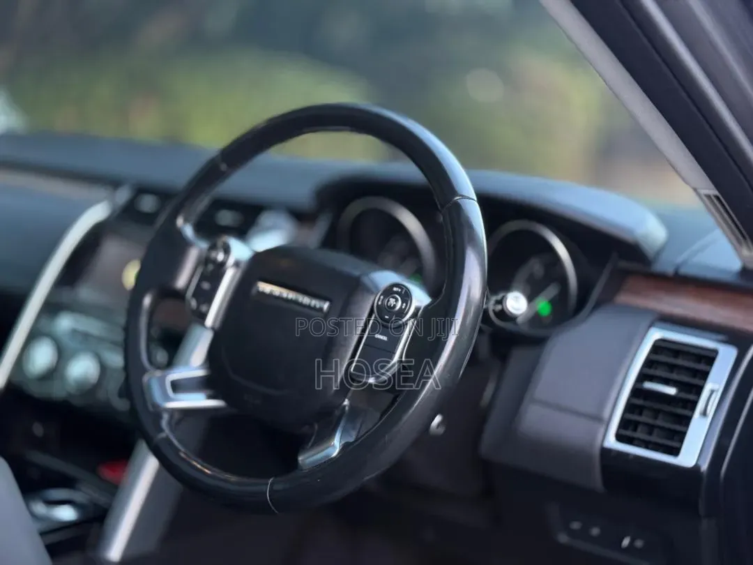 Land Rover Discovery 2018 Gray