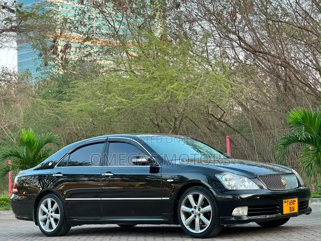 Toyota Crown Royale 2005 Black