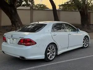 Toyota Crown 2009 Pearl