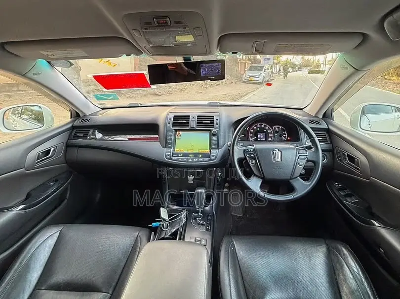 Toyota Crown 2009 Pearl