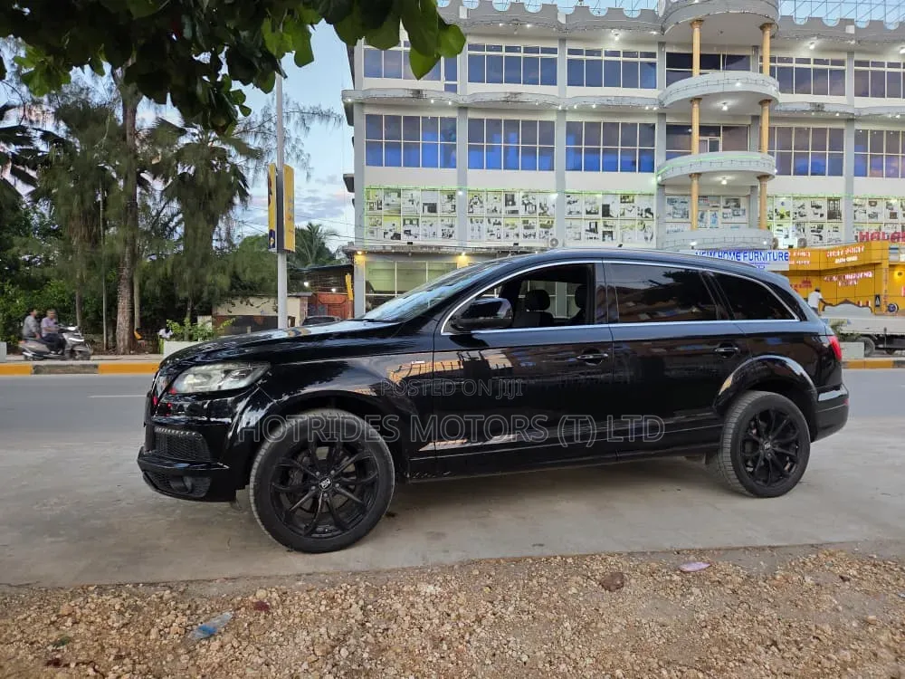 Audi Q7 2011 Black