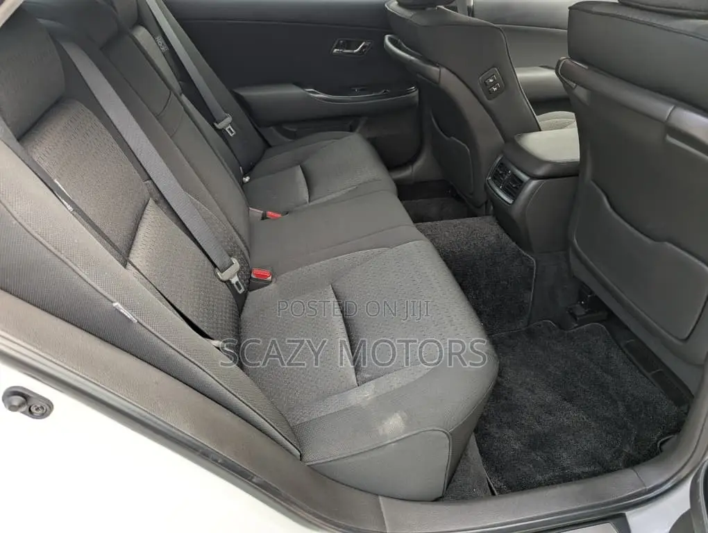 Toyota Crown 2008 White