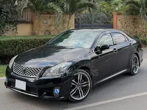 Toyota Crown 2010 Black