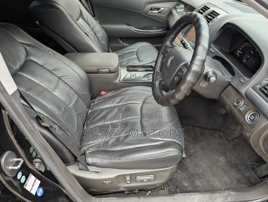 Toyota Crown 2008 Black