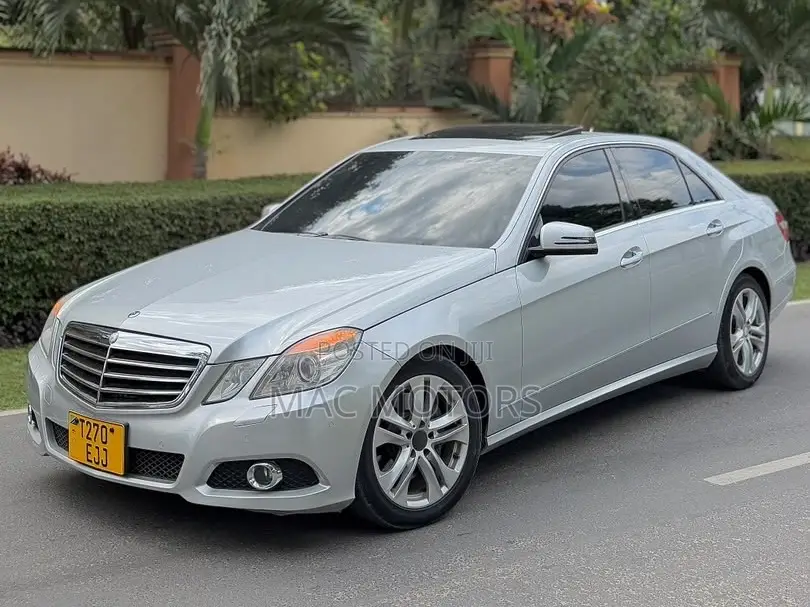 Mercedes-Benz E350 Base 4dr Sedan RWD (3.5L 6cyl 7A) 2012 Silver
