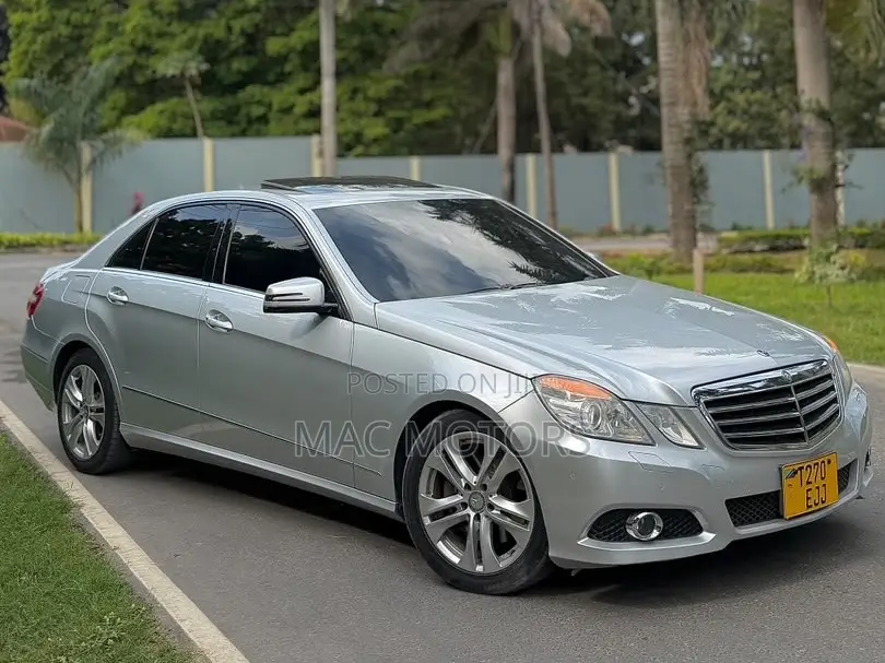 Mercedes-Benz E350 Base 4dr Sedan RWD (3.5L 6cyl 7A) 2012 Silver