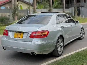 Mercedes-Benz E350 Base 4dr Sedan RWD (3.5L 6cyl 7A) 2012 Silver