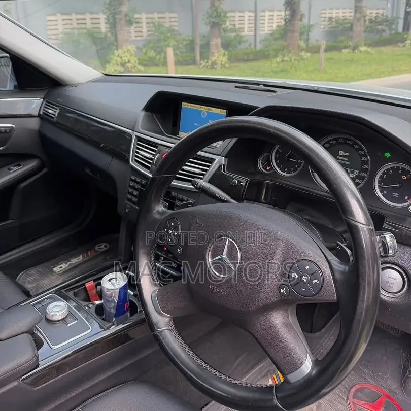 Mercedes-Benz E350 Base 4dr Sedan RWD (3.5L 6cyl 7A) 2012 Silver