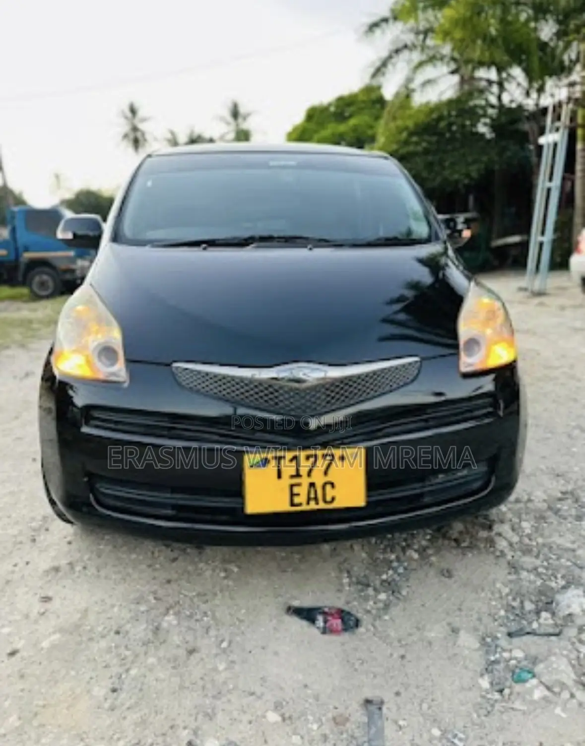Toyota Ractis 2012 Black