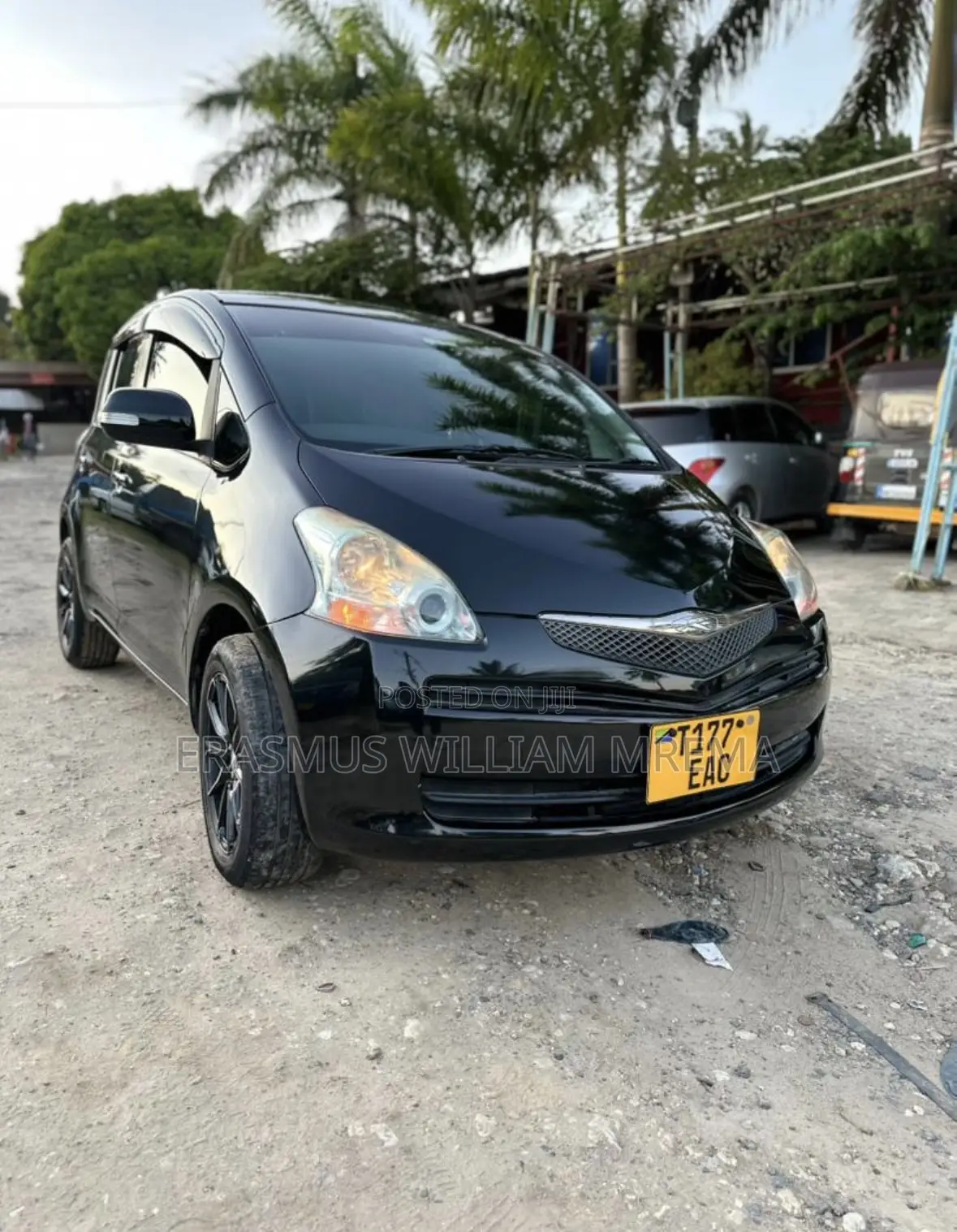 Toyota Ractis 2012 Black