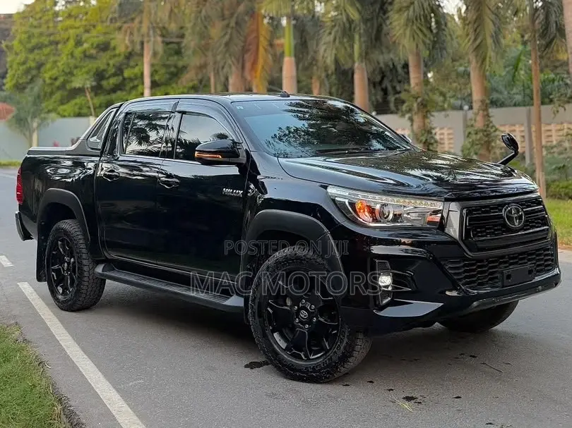 Toyota Hilux Revo Double Cab Deisel 2.4 AWD 2019 Black