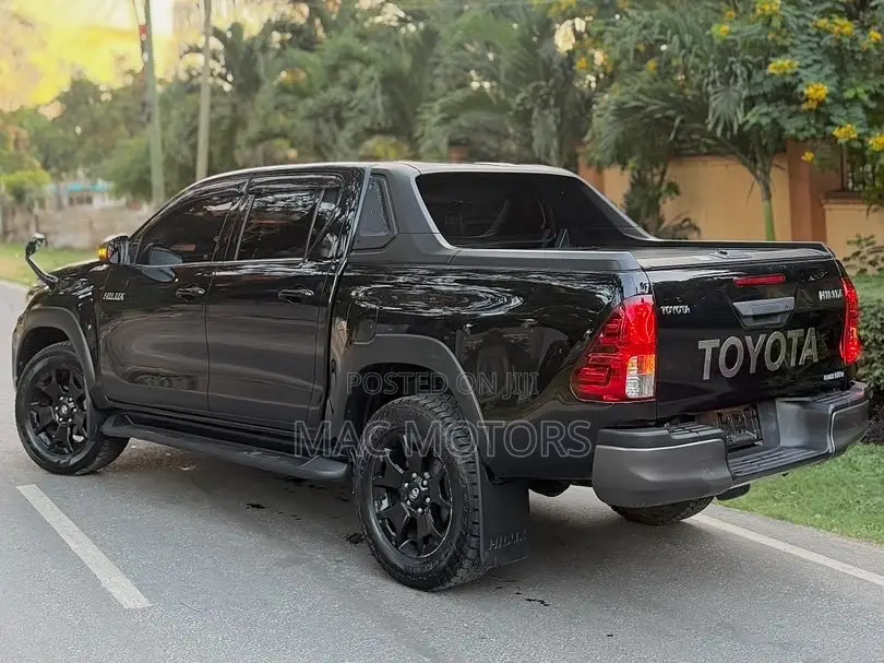 Toyota Hilux Revo Double Cab Deisel 2.4 AWD 2019 Black