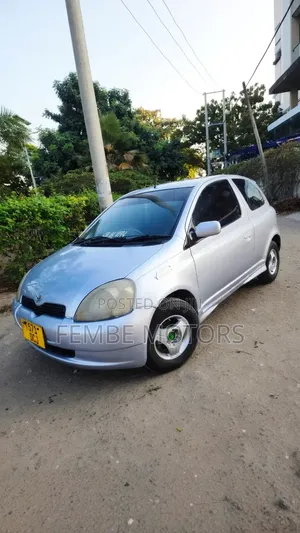 Toyota Vitz 2005 Silver