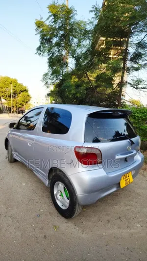 Toyota Vitz 2005 Silver