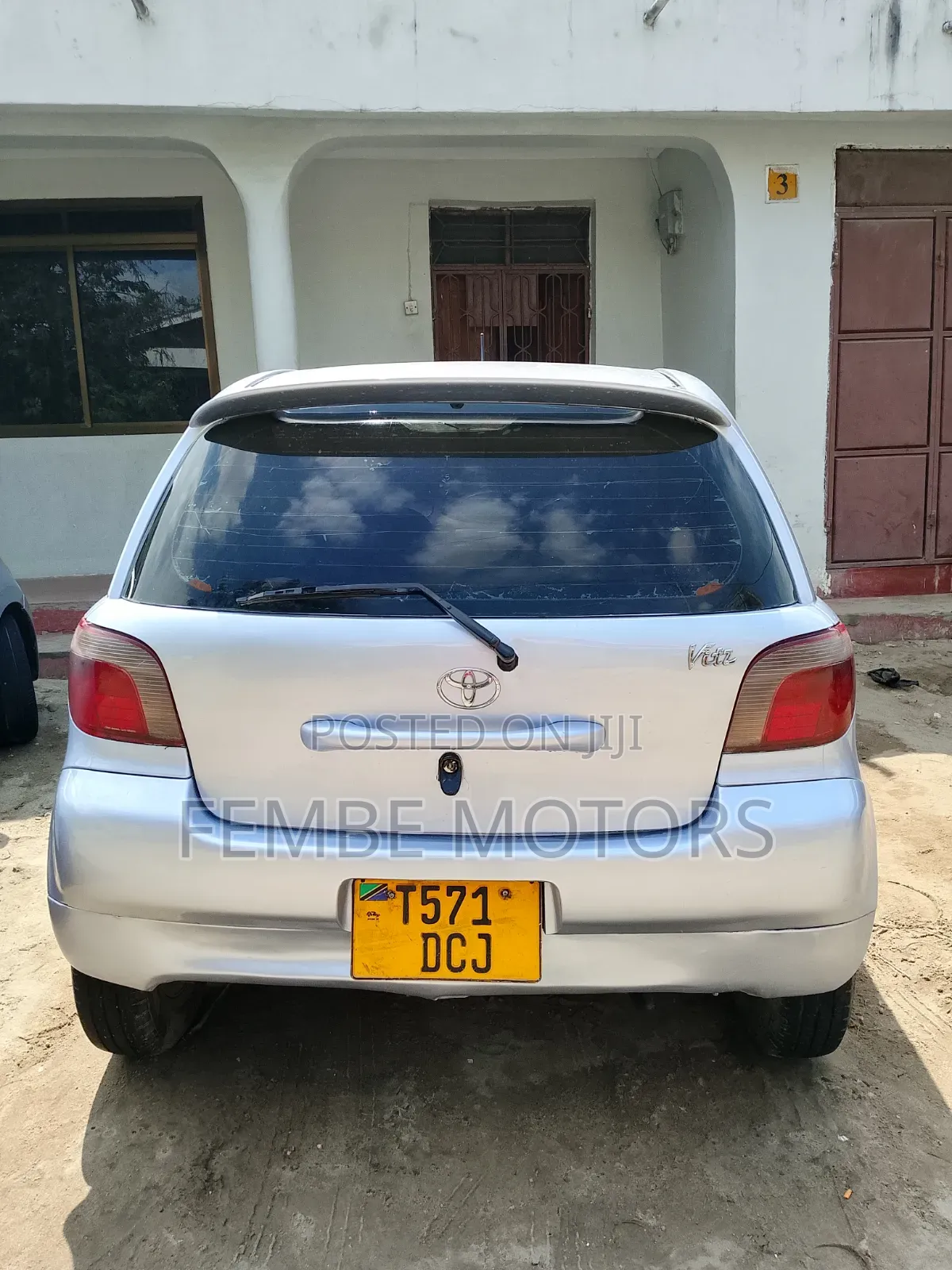 Toyota Vitz 2005 Silver