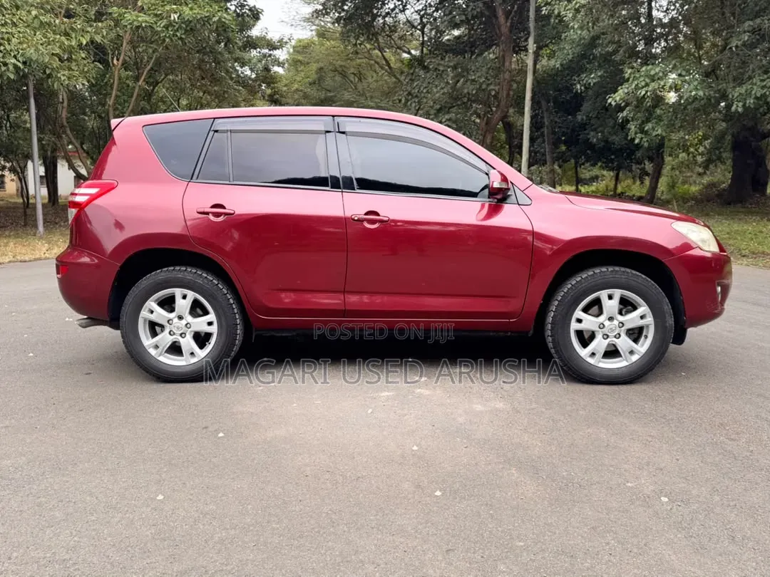 Toyota RAV4 2011 Red