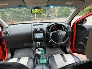 Nissan Dualis 2009 Orange