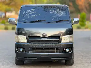 Toyota HiAce 2005 Grey
