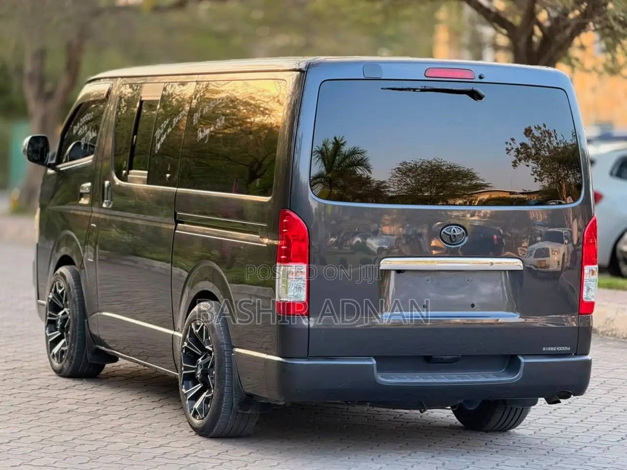 Toyota HiAce 2005 Grey