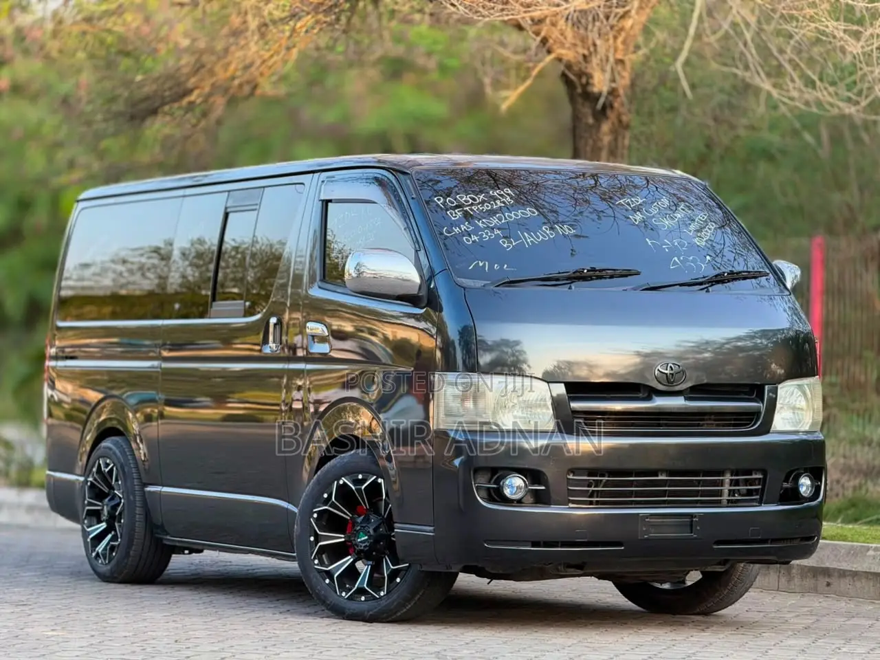 Toyota HiAce 2005 Grey