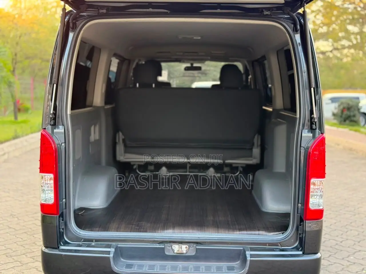 Toyota HiAce 2005 Grey