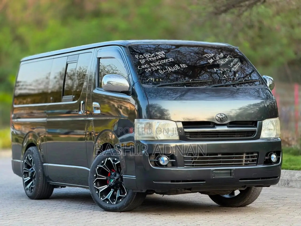 Toyota HiAce 2005 Grey