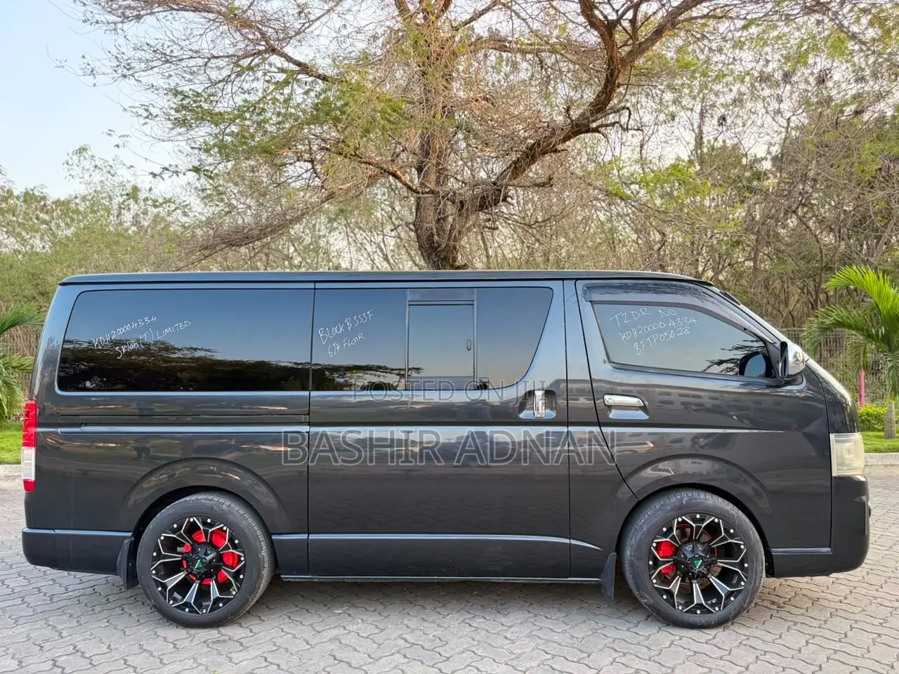 Toyota HiAce 2005 Grey
