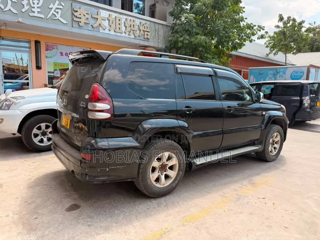 Toyota Land Cruiser Prado 2005 Black